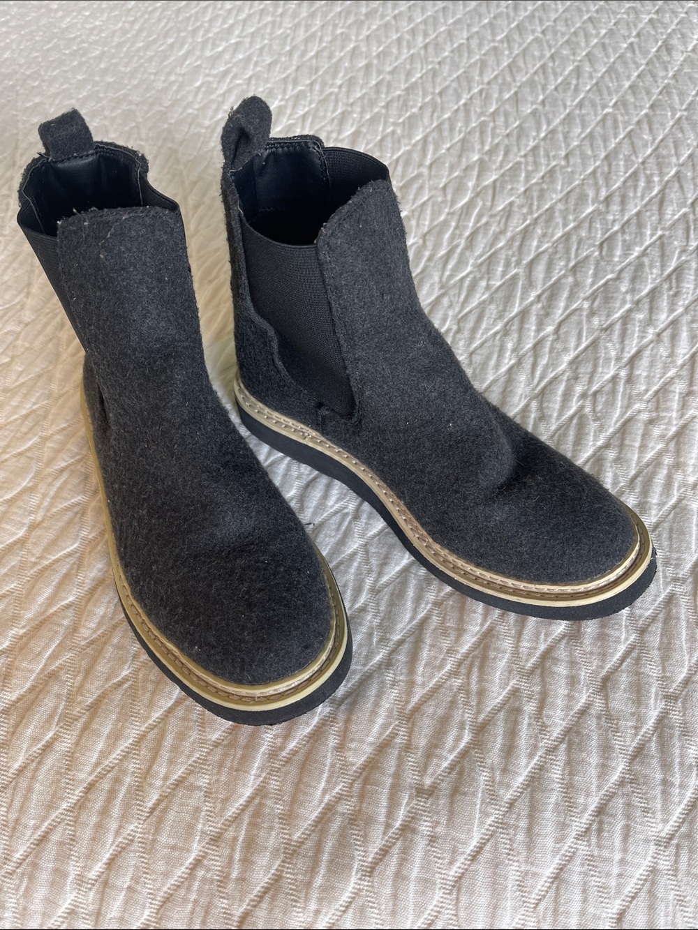 Universal Thread Women's Charcoal Grey Ankle Chelsea Boots with Cream Trim